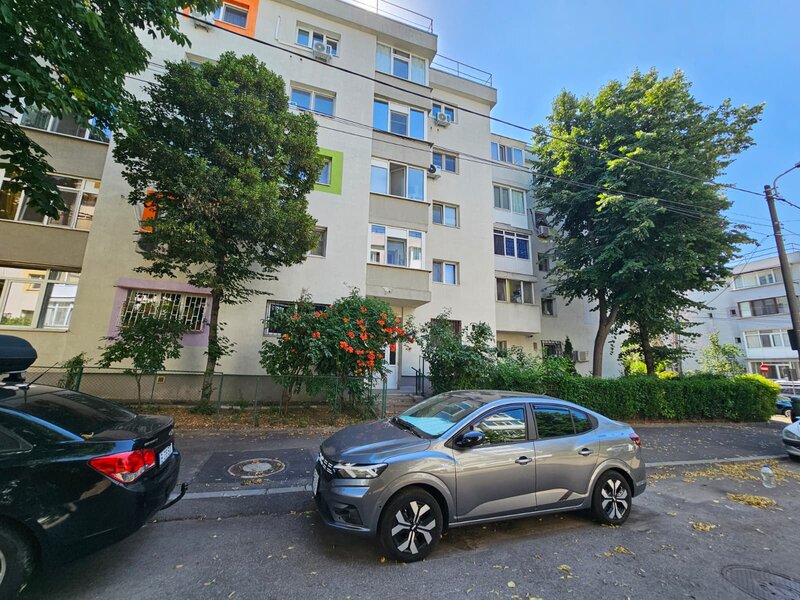 Herastrau, proprietar, 2 camere decomandat,  350m, 500m m6, etaj 2/4,